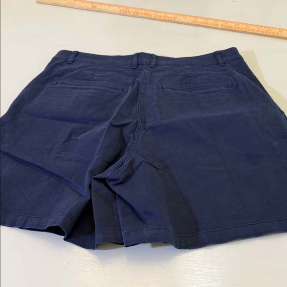 J. Crew 7" heritage chino short Size 8 - Picture 12 of 13